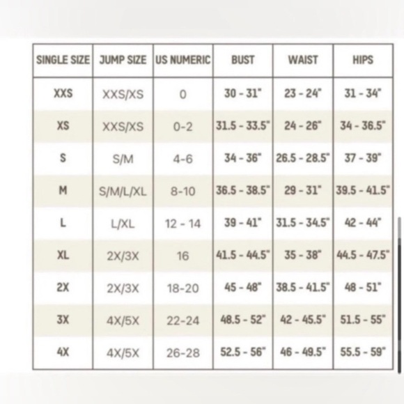 SKIMS Essential High Waist Capri XS - Picture 9 of 9